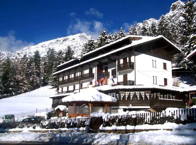 Hotel Pineta Castione della Presolana Eksteriør bilde