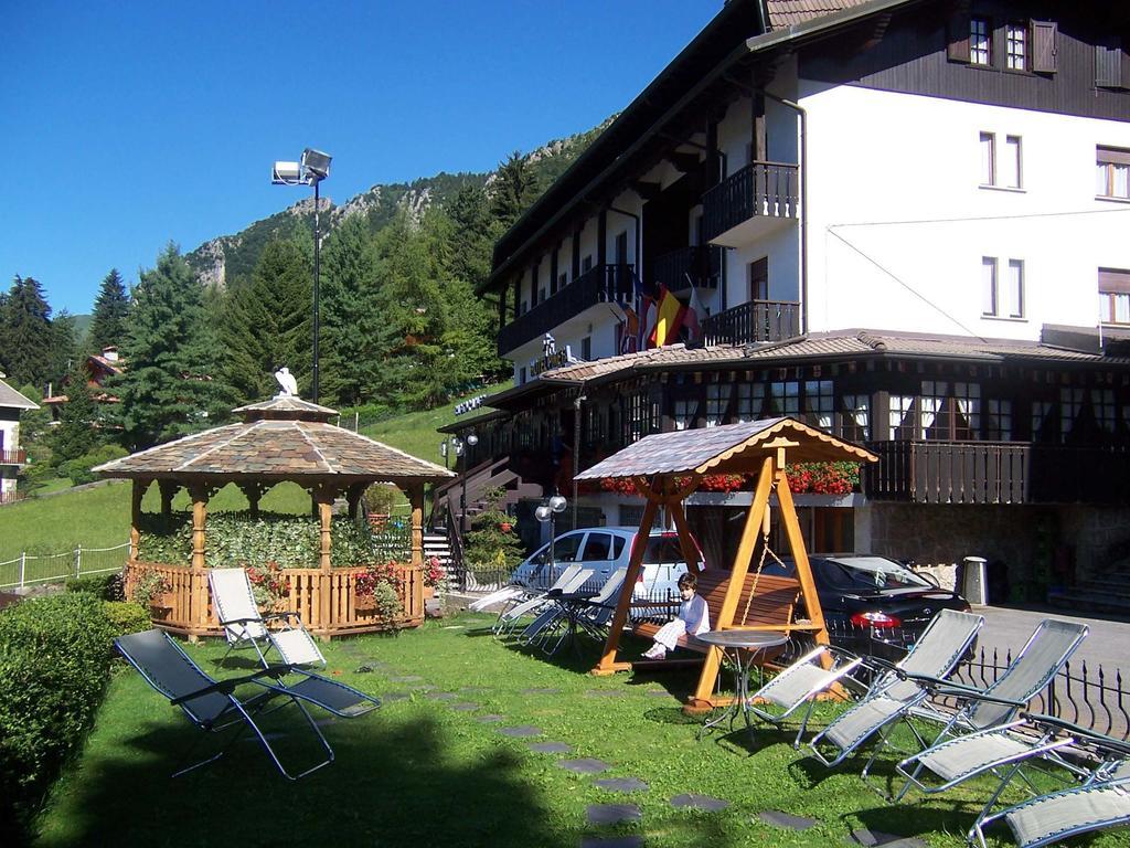 Hotel Pineta Castione della Presolana Eksteriør bilde