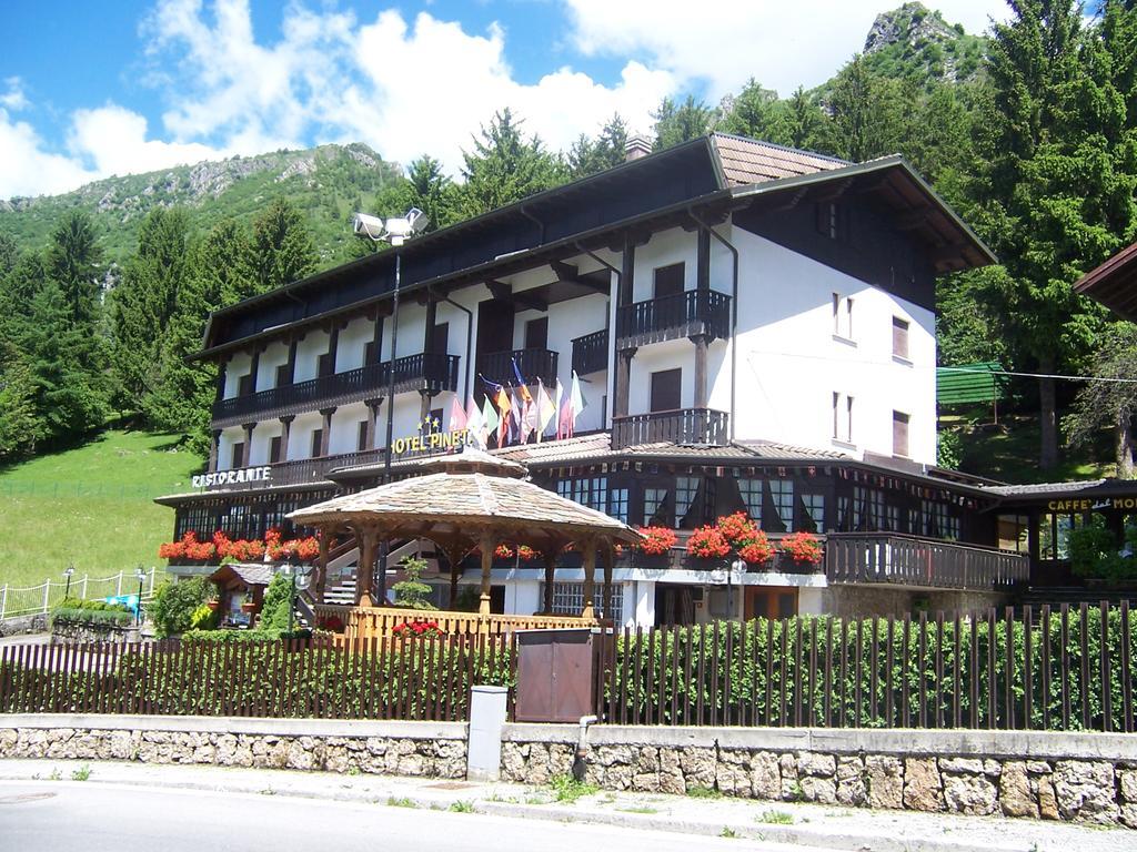 Hotel Pineta Castione della Presolana Eksteriør bilde