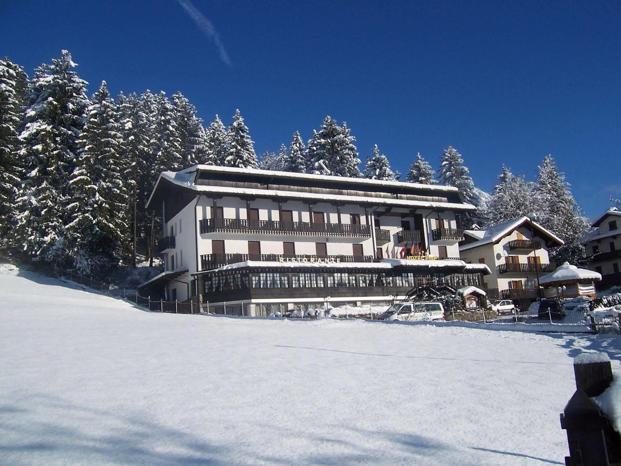 Hotel Pineta Castione della Presolana Eksteriør bilde